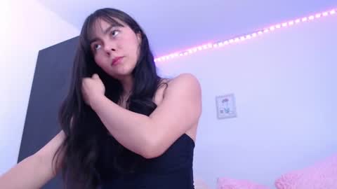 Snapshot of step_daughter_ chatting on 27, 6, 2026 MIA online show from 27, 6, 2026