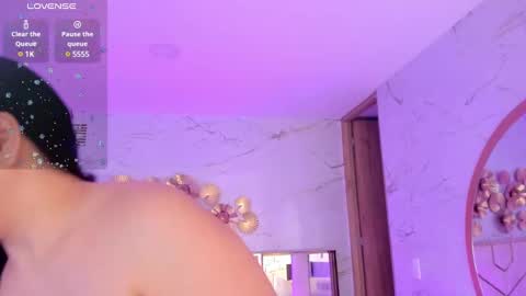 Snapshot of stephania_diamond chatting on 5, 3, 2025         online show from 5, 3, 2025
