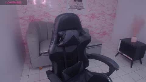 Stephania online show from 4, 1, 2025