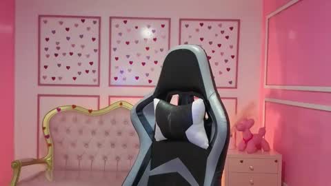 Stephania online show from 27, 9, 2025