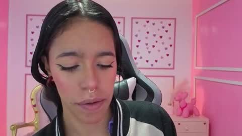 Stephania online show from 1, 10, 2025