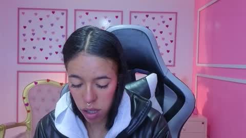 Stephania online show from 15, 10, 2025