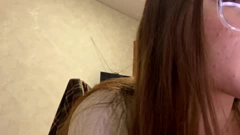 Stephani online show from 6, 4, 2026