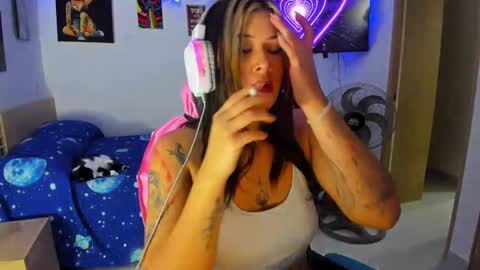 Stephany  independient model  online show from 18, 1, 2025