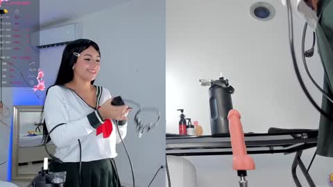 Stefanny online show from 2, 2, 2025