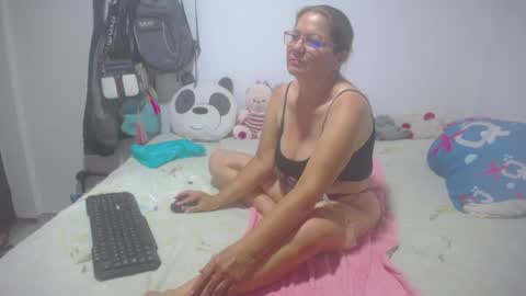 Angie mature online show from 8, 3, 2025