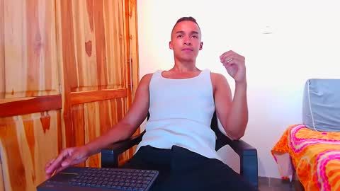 steven_modelo69 online show from 15, 12, 2024