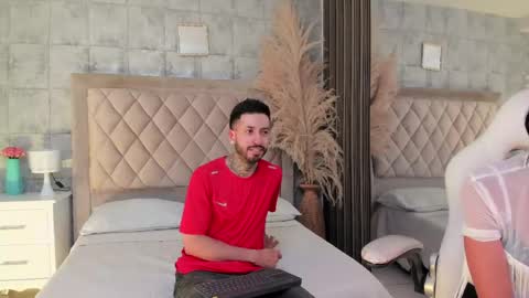 stevenandlaura_ online show from 20, 5, 2026