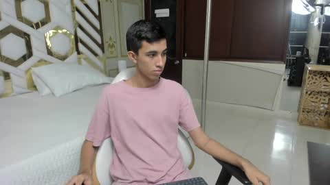 Snapshot of stiilman_hots chatting on 19, 2, 2025 stiilman_hots online show from 19, 2, 2025