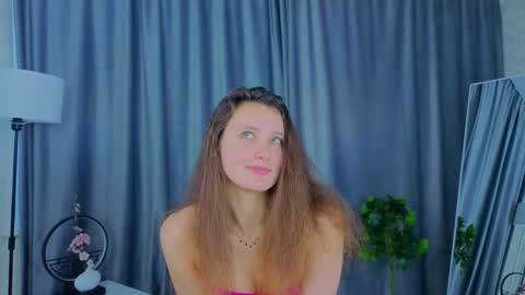 Snapshot of stormymuse chatting on 10, 5, 2026 Luna online show from 10, 5, 2026