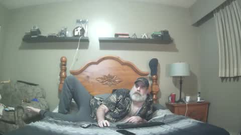 Straightbear4you online show from 20, 2, 2025