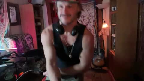 Cowboy Zuhly online show from 14, 12, 2025