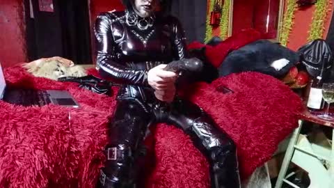 Mistress kinki online show from 24, 2, 2026