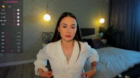 Snapshot of straw_juice chatting on 23, 5, 2026 Laura online show from 23, 5, 2026