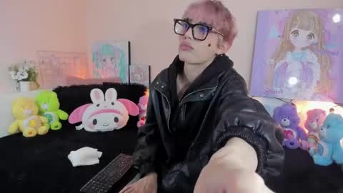 strawberry_kitty_ online show from 21, 12, 2025