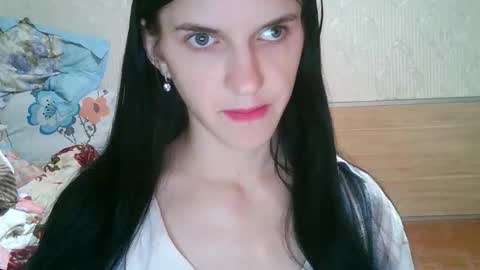 Snapshot of strawberry_storm chatting on 4, 4, 2026 Strawberry Storm online show from 4, 4, 2026