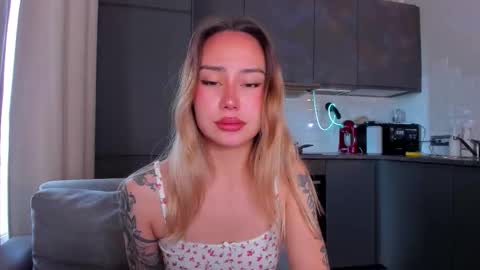 Tati and Lola online show from 18, 10, 2025