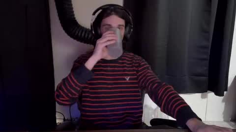 stringgreens777 online show from 4, 2, 2026