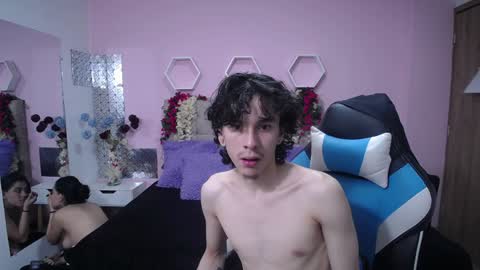 Nikolas And Sophia online show from 2, 12, 2024