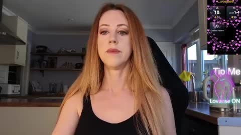 Snapshot of stripmequick chatting on 1, 5, 2026 Amorina online show from 1, 5, 2026
