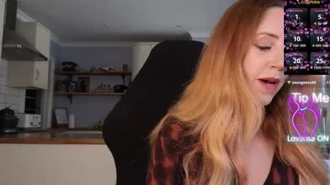 Snapshot of stripmequick chatting on 8, 5, 2026 Amorina online show from 8, 5, 2026