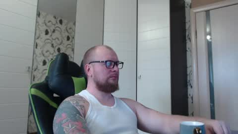 Snapshot of strongass18 chatting on 21, 4, 2026 Alex online show from 21, 4, 2026