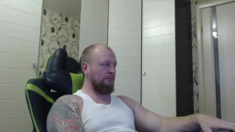 Snapshot of strongass18 chatting on 23, 4, 2026 Alex online show from 23, 4, 2026