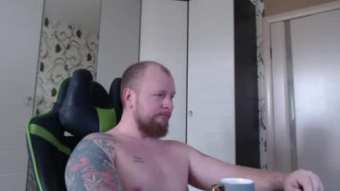 Snapshot of strongass18 chatting on 30, 4, 2026 Alex online show from 30, 4, 2026