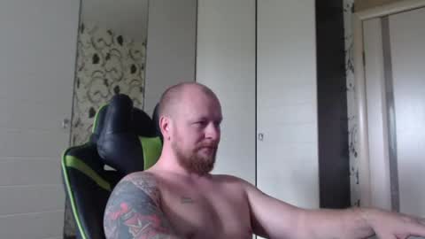 Snapshot of strongass18 chatting on 8, 5, 2026 Alex online show from 8, 5, 2026
