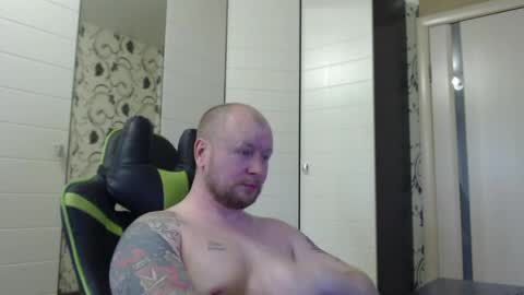 Snapshot of strongass18 chatting on 12, 5, 2026 Alex online show from 12, 5, 2026
