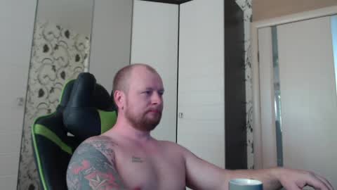 Snapshot of strongass18 chatting on 24, 5, 2026 Alex online show from 24, 5, 2026