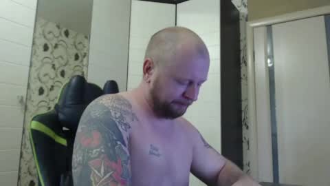 Snapshot of strongass18 chatting on 26, 5, 2026 Alex online show from 26, 5, 2026