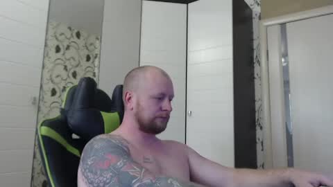Snapshot of strongass18 chatting on 28, 5, 2026 Alex online show from 28, 5, 2026