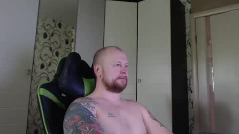 Snapshot of strongass18 chatting on 29, 5, 2026 Alex online show from 29, 5, 2026