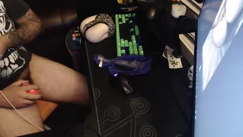 stud69861714 online show from 24, 10, 2025