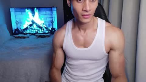 stylish man online show from 24, 4, 2026