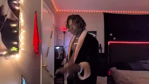 Snapshot of suavechocolatecity chatting on 14, 9, 2025 Hot Chocolate online show from 14, 9, 2025