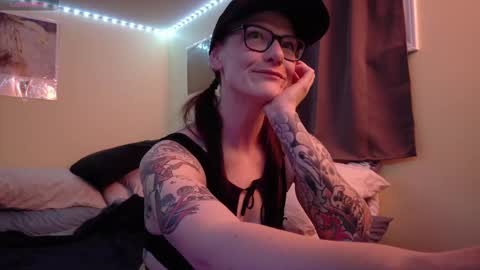 Snapshot of subbypunkruby77 chatting on 14, 2, 2025 SubbyPunkRuby online show from 14, 2, 2025