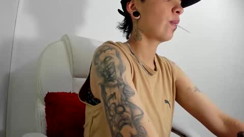 Snapshot of subgirlrs chatting on 24, 10, 2025 subgirlrs online show from 24, 10, 2025
