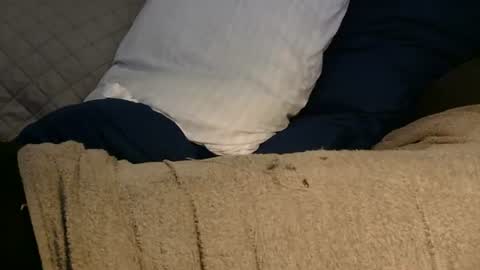 Snapshot of submissiveforu chatting on 22, 6, 2026 between my legs online show from 22, 6, 2026