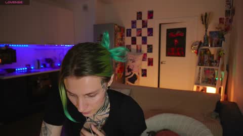 Snapshot of succubus_66 chatting on 31, 12, 2024 succubus_66 online show from 31, 12, 2024