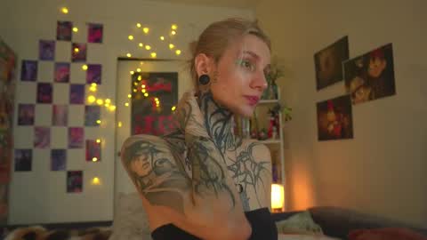 Snapshot of succubus_66 chatting on 11, 2, 2025 succubus_66 online show from 11, 2, 2025