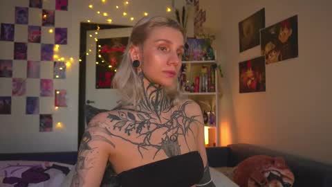 Snapshot of succubus_66 chatting on 23, 2, 2025 succubus_66 online show from 23, 2, 2025