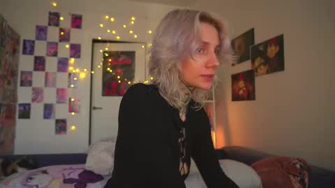 Snapshot of succubus_66 chatting on 28, 2, 2025 succubus_66 online show from 28, 2, 2025