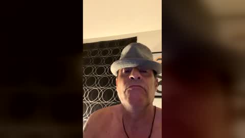 Snapshot of suckitu812 chatting on 29, 3, 2026 SUCKITU812 online show from 29, 3, 2026