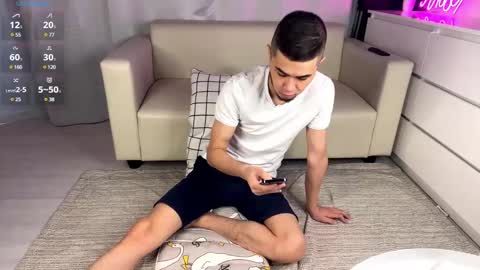 Snapshot of sue_star chatting on 16, 12, 2024 Emmy online show from 16, 12, 2024