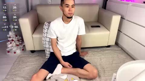 Snapshot of sue_star chatting on 21, 12, 2024 Emmy online show from 21, 12, 2024