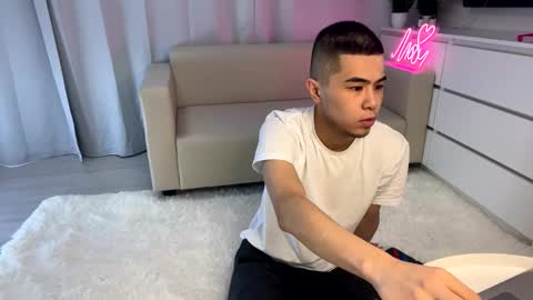 Snapshot of sue_star chatting on 6, 2, 2025 Emmy online show from 6, 2, 2025