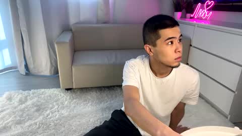 Snapshot of sue_star chatting on 19, 2, 2025 Emmy online show from 19, 2, 2025