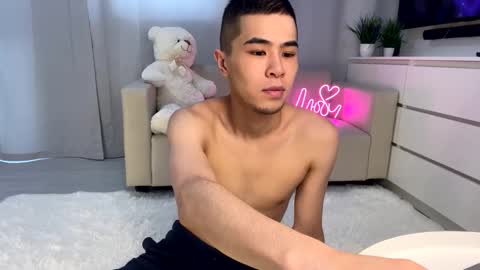 Snapshot of sue_star chatting on 27, 2, 2025 Emmy online show from 27, 2, 2025